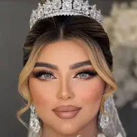 دو نفریم میکاپ کار و ناخن کار حرفه ای