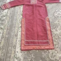 تعدای لباس تعزیه خوانی|لباس|تفرش, |دیوار