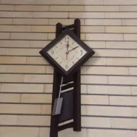 ساعت دیواری سالم