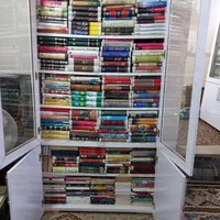 دو کتابخانه همراه کتاب|کتاب و مجله تاریخی|تهران, میدان ولیعصر|دیوار