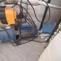 پمپ و اب مخزن ۲ هزار تایی