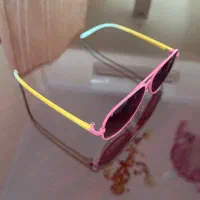 عینک دخترانه برند H&M در حد نو