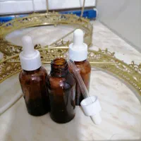 ظرف قطره چکان