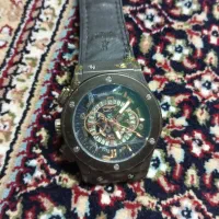 ساعت هابلوت|ساعت|قم, هفت تیر|دیوار