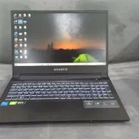 لپ تاپ گیمینگ برند گیگابایت بسیار تمیز
