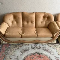 مبل ۳ نفره و دوتا تک نفره