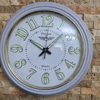 حراج ساعت دیواری در سایز مختلف|ساعت دیواری و تزئینی|تهران, منیریه|دیوار