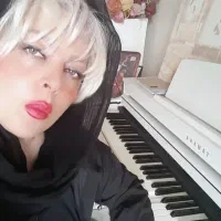 تعلیم پیانو سلفژ اواز استاد خانم از دانشگاه تهران