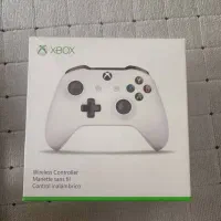 Xbox One S  یک ترا   دو دسته .تمیزِ تَمیز|کنسول، بازی ویدئویی و آنلاین|شیراز, شهرک مفتح|دیوار