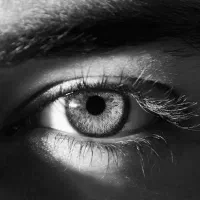 طراحی هایپررئال سیاه قلم