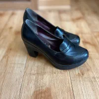 کفش پاشنه دار