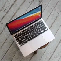 مک بوک پرو ۲۰۱۷