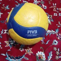 توپ والیبال سالم