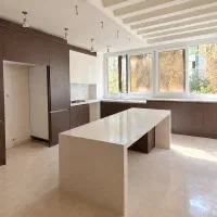 ۱۱۰ متر / بسیار تمیز/ کم سن و کم واحد