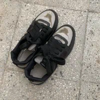 کفش|کیف، کفش، کمربند|کاشمر, |دیوار