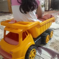 کامیون اسباب بازی