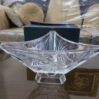 تعدادی ظروف پذیرایی کریستال