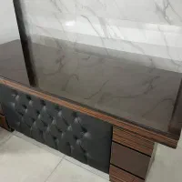 میز سایز ۱۸۰ کاملا سالم همراه شیشه