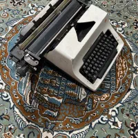 دستگاه تایپ یا ماشین تحریر المپیا|کلکسیون اشیاء عتیقه|مشهد, هفده شهریور|دیوار