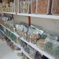 همکار خانوم برا  بسته بندی مغز گردو وخشگبار