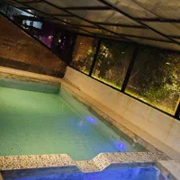 اجاره روزانه ویلا استخر سرپوشیده تمیز و شیک|اجارهٔ کوتاهمدت ویلا و باغ|اصفهان, سرشبادران|دیوار