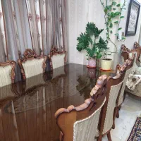 میز سلطنتی در حد نو