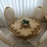 میز نهار خوری به همراه هدیه