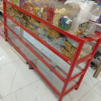 پیشخوان و ویترین