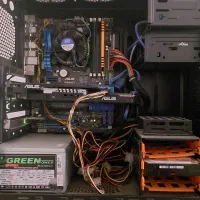 کامپیوتر تمیز کم کارکرد|رایانه رومیزی|قم, انسجام|دیوار