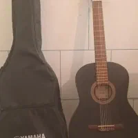 گیتار سالم نو و تمیز