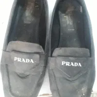 کفش کتانی|کیف، کفش، کمربند|رشت, استقامت ۲|دیوار