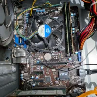 کیس i5 نسل 4 و مانیتور LED 20 اینچ