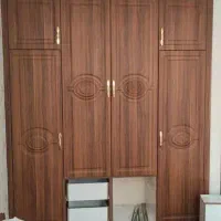 در کمد دیواری