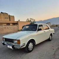 سواری پیکان .عروسک تمیز و شیک