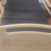تخت برقی بیمارستانی با قابلیت تنظیم ارتفاع