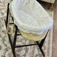 کریر چوبی نوزاد|تخت و صندلی بچه|نسیم‌شهر, |دیوار