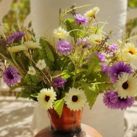 گل و گلدان در مدلها و رنگهای مختلف