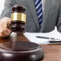 وکیل پایه یک دادگستری