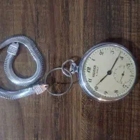 ساعت جیبی قدیمی.