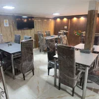 میز و صندلی رستورانی پارچه ای برند مکث