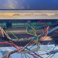 نصب و تعمیر شیشه سکوریت و درب کرکره برقی ۲۴ ساعته
