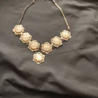 گردنبند سکه ای فاکتور هم دارد