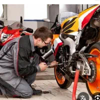 همکاری با یک موتور ساز ماهر