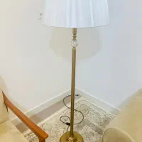 اباژور ایستاده