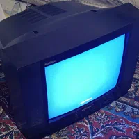 تلویزیون KONKA و زیر تلویزیون شیشه ای