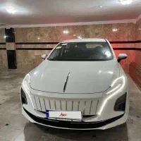 سدان لوکس هونگچی برقی EQM5