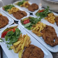 سرآشپز آماده استخدام و ارائه خدمات