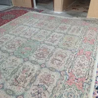 یک عدد قالی ۹ متری خوش رنگ