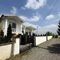 نیم پیلوت باغی نما سفید 280متری،داخل شهرک،سندتکبرگ