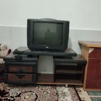 تلویزیون با دیجیتال جدا وبا میز تلویزیون